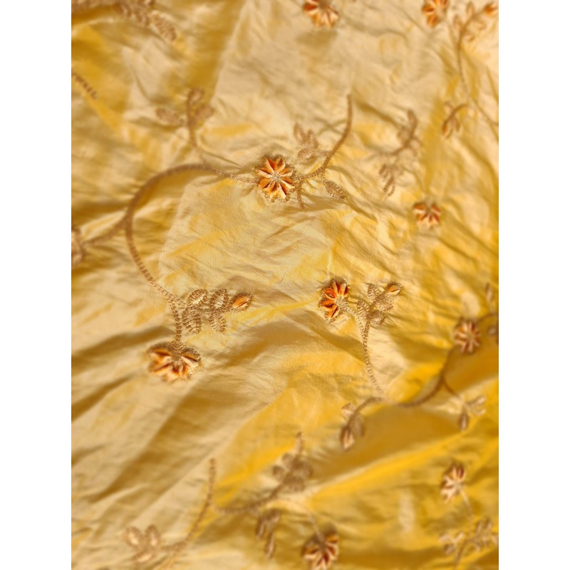 Tafta Royal Shine brodată aurie-1m